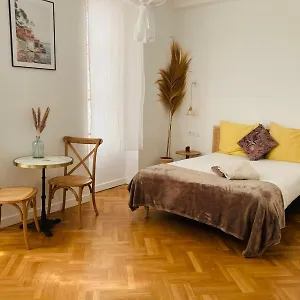- - Maison Uma - - Wifi, Netflix, Et Centre Appartement